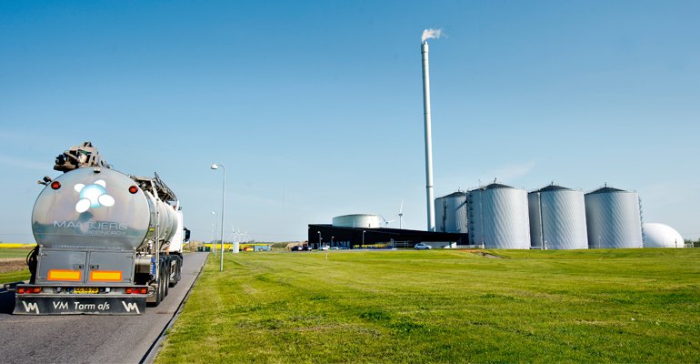 Commissioned in June 2012 MEC Biogas is one of Europe’s largest industrial biogas plants with a capacity to treat up around 800 000 tonnes of material per annum. Specially designed tanker trucks deliver slurry to the plant and take digestate back to the farmer (photo courtesy MEC).