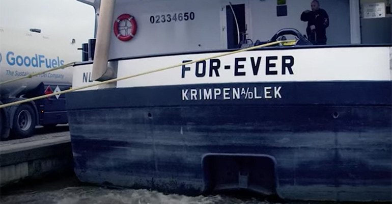 Bunkering sustainable marine biofuel supplied by GoodFuels Marine on-board of the ‘For Ever’ – an inland barge operated by Nedcargo (photo courtesy GoodFuels).