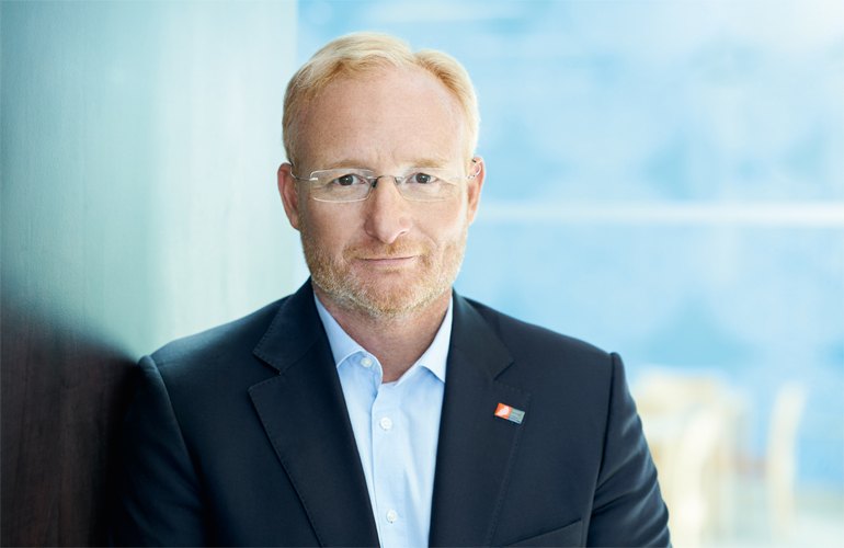 "The rapid growth of the number of patent applications in the life sciences area is highly indicative of the sheer amount of R&D work being undertaken in this field. It is encouraging to see that firms in this dynamic sector value the strength of the European market. Europe provides an encouraging environment for ambitious and entrepreneurial firms, and we will continue to deliver the best possible services to ensure that we have a competitive and effective patent system so that life sciences companies can keep up their research and innovation," said EPO President António Campinos (photo courtesy EPO).